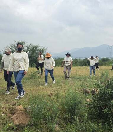 Integrantes del colectivo Hasta Encontrarlos-México durante jornada de búsqueda. | Hasta Encontrarlos-México