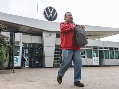 RH de VW México, destaca el diálogo como pieza importante para el acuerdo salarial del 4%, que supera la inflación y asegura paz laboral. / Es Imagen
