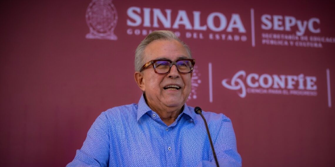 Rocha Moya se había ausentado desde mayo, dejando el despacho estatal bajo una gestión interina que ahora podría reanudarse.