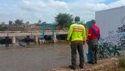 Tormenta arrastra a un hombre en Santa María Tequepexpan, Tlaquepaque. | Protección Civil Jalisco vía Facebook