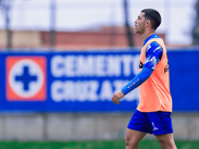 Erik Lira esta cerca de salir a jugar al fútbol Europeo. | @CruzAzul