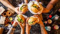 La Firewood Burger incorpora una propuesta de sabor ahumado para los clientes de la cadena.