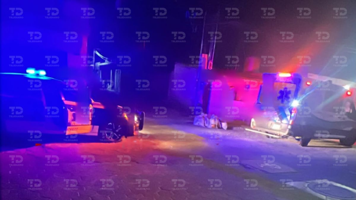 La Fiscalía de Puebla y policías municipales resguardaron la escena en el Barrio de San Juan e iniciaron las investigaciones