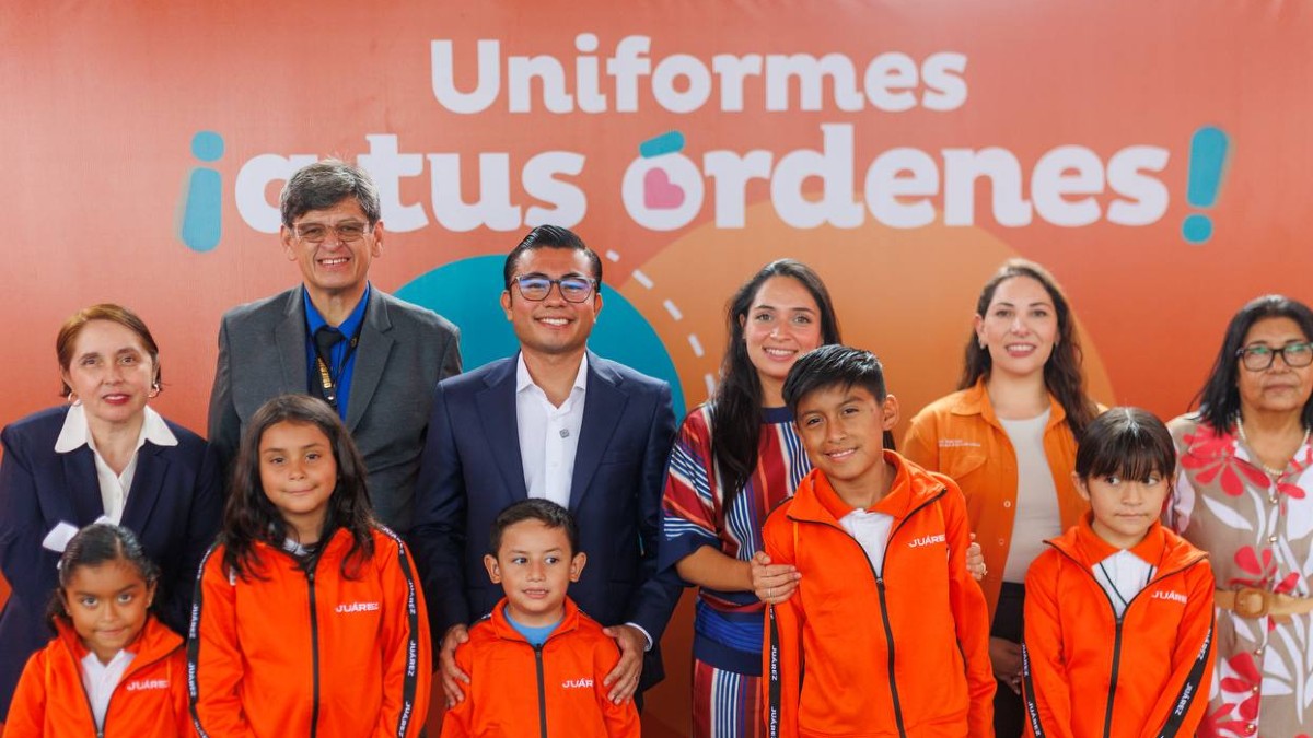 Juárez se mantiene como el único municipio de Nuevo León que entrega gratuitamente uniformes escolares a alumnas y alumnos de preescolar y primaria.