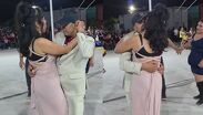El video de vals de la boda de la pareja se volvió viral en redes.