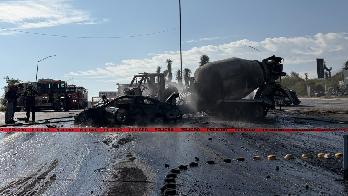 Tras el accidente, el operador del camión revolvedor de concreto involucrado continúa prófugo.