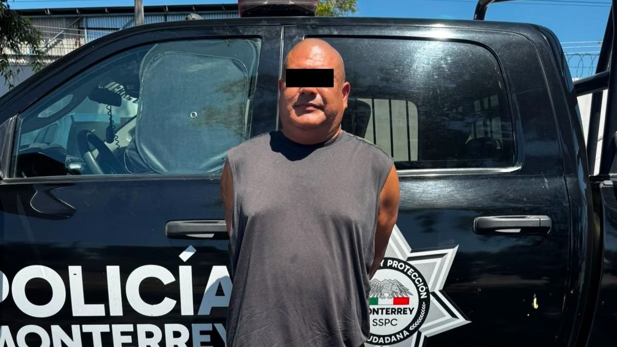 Las autoridades lo investigan por su posible participación en una banda dedicada al robo en tiendas de conveniencia.