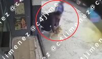 Captan en VIDEO a mujer y su hija robando a un perro en la colonia Río Blanco, en la GAM.