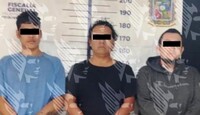 A los cinco captores les fueron retenidos cartuchos útiles, armas de fuego y dinero en efectivo del rescate / X: @FiscaliaPuebla