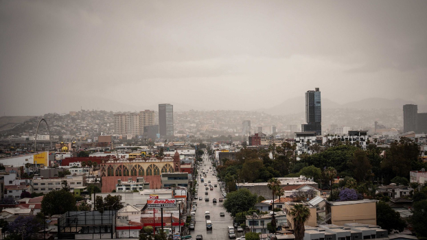 Ciudadanos capitalinos se preparan ante los posibles cambios climáticos. | Agencia Cuartoscuro