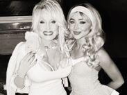 Dolly Parton y Sabrina Carpenter marcaron a dos generaciones con una colaboración.