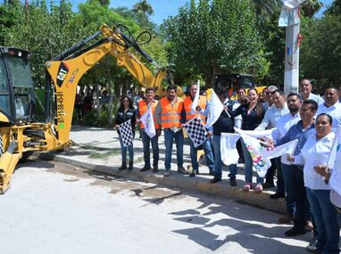 Se estima que los trabajos de rehabilitación de la plaza de San Jacinto concluyan en un periodo aproximado de dos meses.