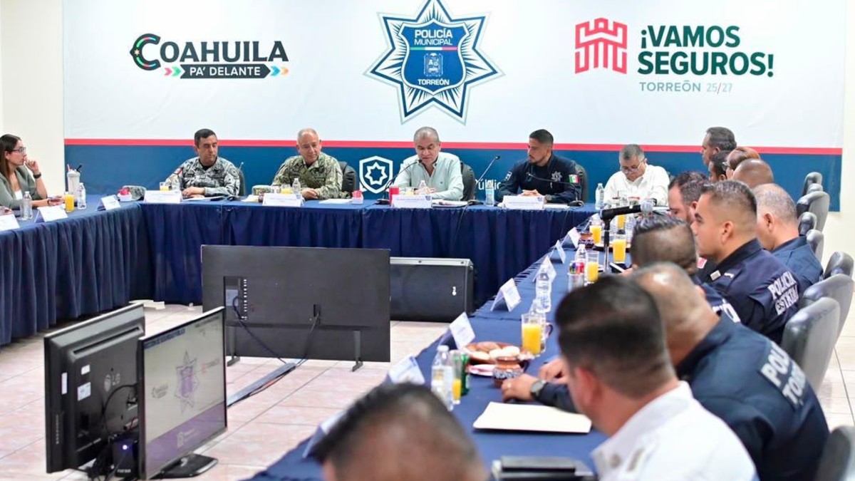 En cuanto a los índices de incidencia delictiva, el edil informó sobre las detenciones por robo y narcomenudeo registradas en el periodo evaluado.