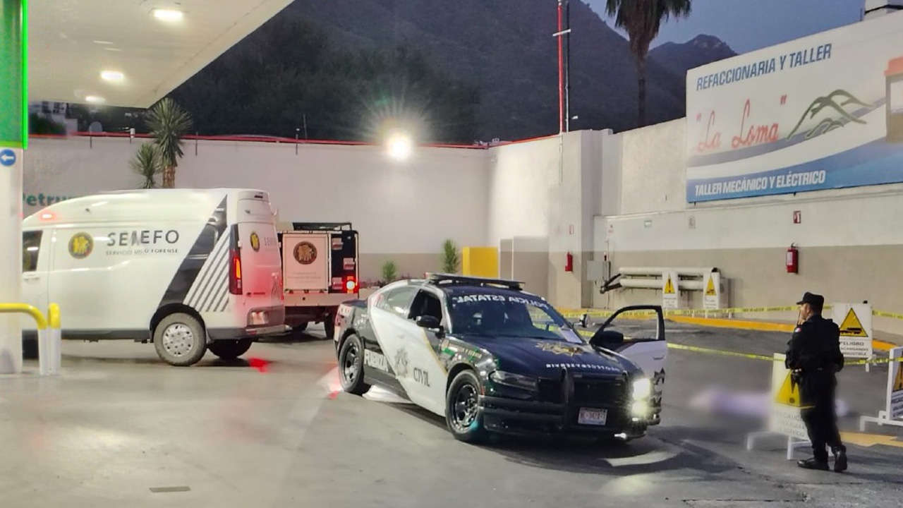 Investigan muerte de hombre en gasolinera de avenida Garza Sada. TD Matutino Monterrey, 25 de agosto 2026