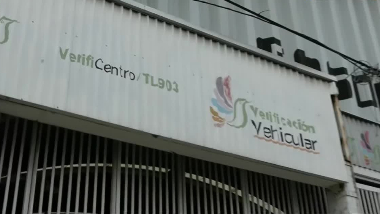 Verificentros del Edomex bajo investigación por presuntas extorsiones