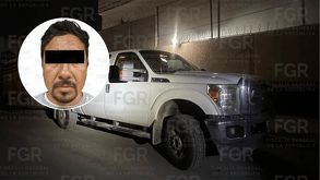 Viculan hombre detenido con armas y placas de Texas en NL