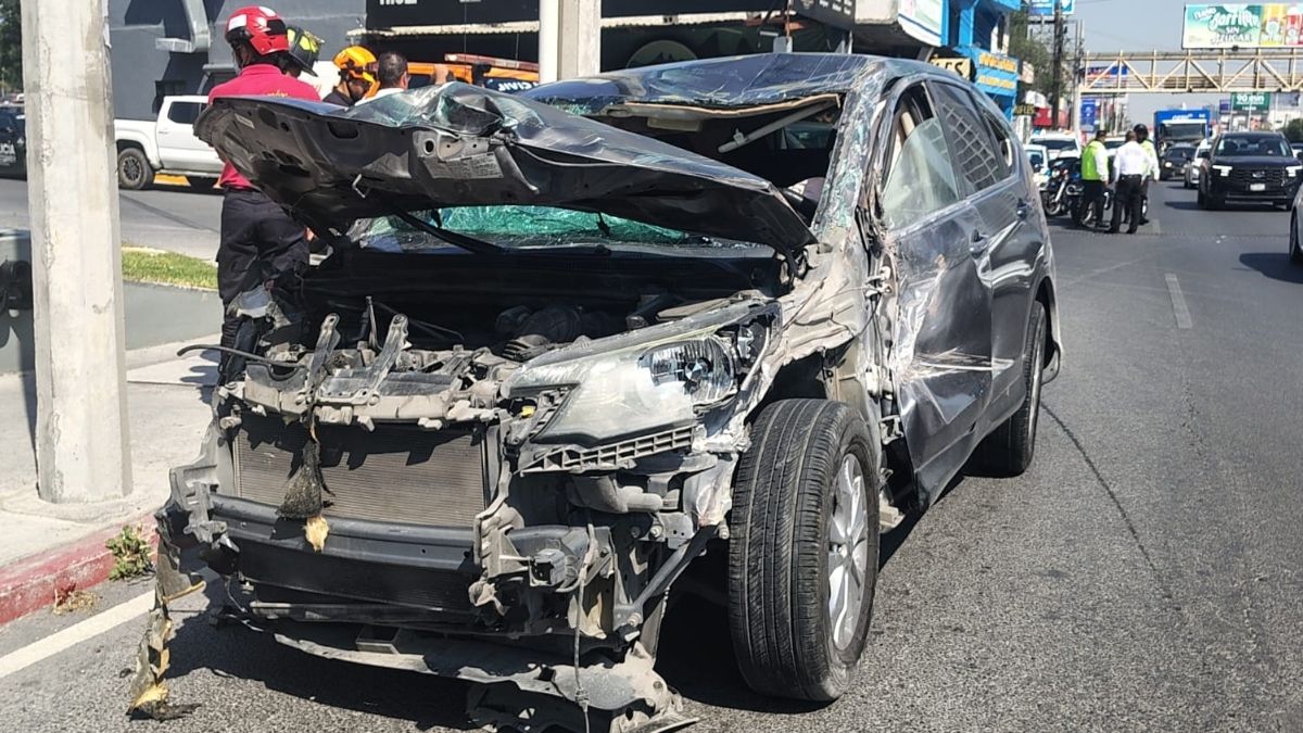 Un choque entre un Renault Kwid y una Honda CR-V dejó a tres adultos mayores lesionados