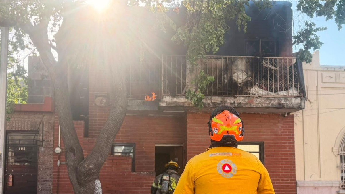 Incendio en la calle Álvaro Obregón.