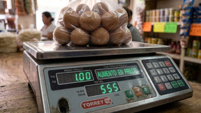 El kilo de huevo se dispara un 7.92% en la última quincena | Generada con Gemini