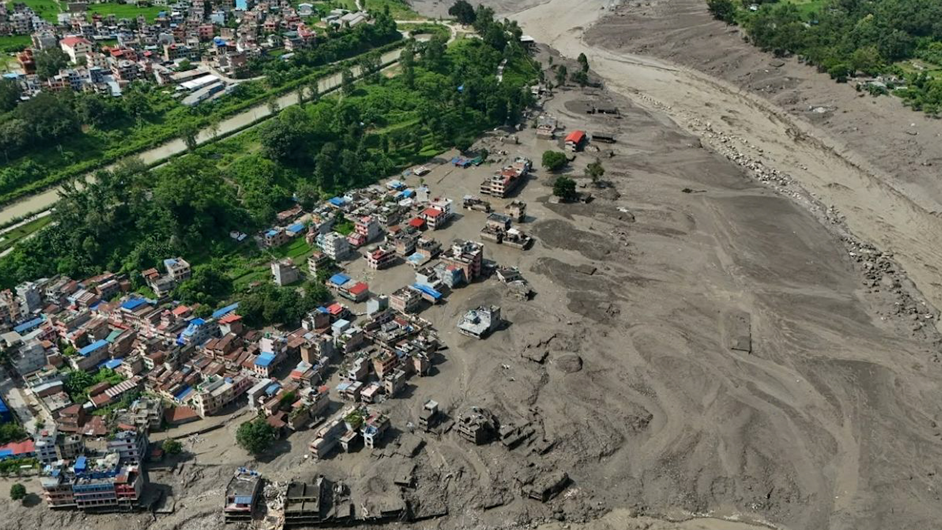 Nepal: 95 muertos y 400 desaparecidos por desbordamiento de río