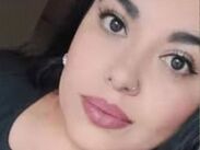 Durante la sesión, el presunto especialista inyectó a Yenifer de forma reiterada cada vez que ella manifestaba sentir dolor por el tatuaje.