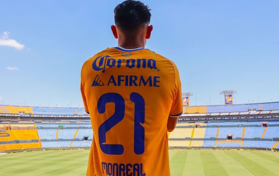 El Club Tigres oficializó a través de sus canales digitales la incorporación del atacante mexicano Ricardo Monreal para el torneo Apertura 2026.