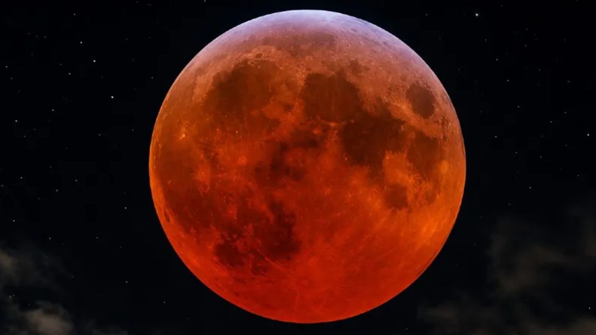 Expertos aconsejan mirar al oeste antes del amanecer y usar un trípode para fotografiar este eclipse de más de 5 horas de duración