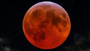 Expertos aconsejan mirar al oeste antes del amanecer y usar un trípode para fotografiar este eclipse de más de 5 horas de duración