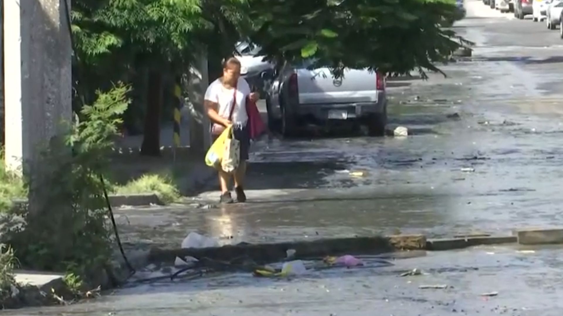 Fuga de aguas negras afecta a vecinos de la colonia La Reforma en Monterrey