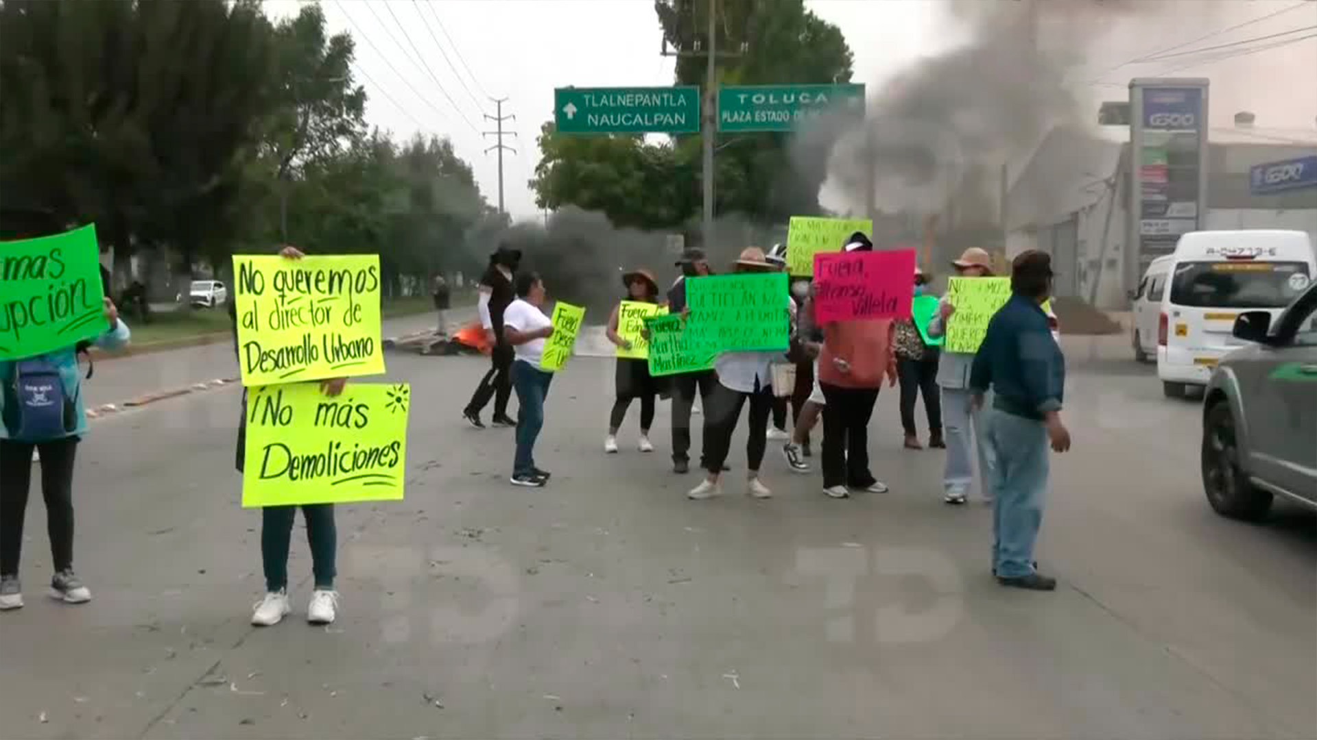 Protesta de comerciantes bloquea vía en Tultitlán y suspende servicio de Mexibús
