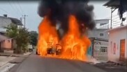 Se informó sobre la quema de un vehículo en las inmediaciones de la tenencia de Tacámbaro, Michoacán