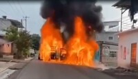Se informó sobre la quema de un vehículo en las inmediaciones de la tenencia de Tacámbaro, Michoacán