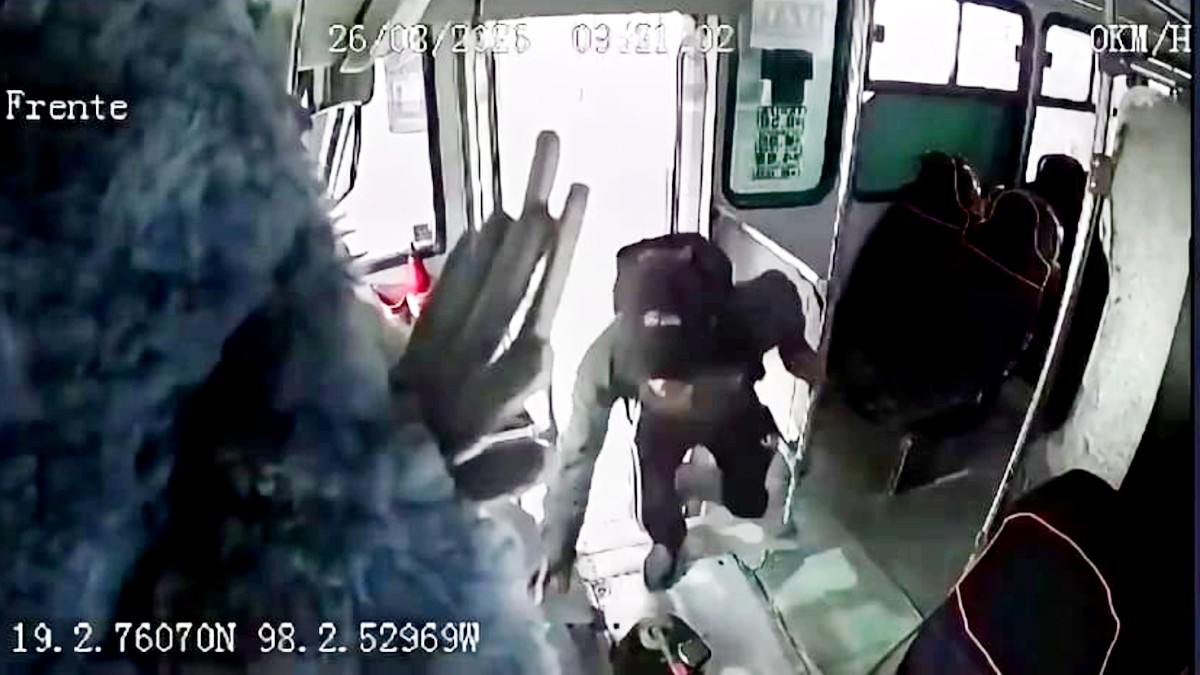 El sujeto acusado de robo quedó grabado en el video de seguridad de la propia unidad / Cortesía