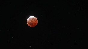 El eclipse regaló una noche especial a quienes levantaron la mirada al cielo