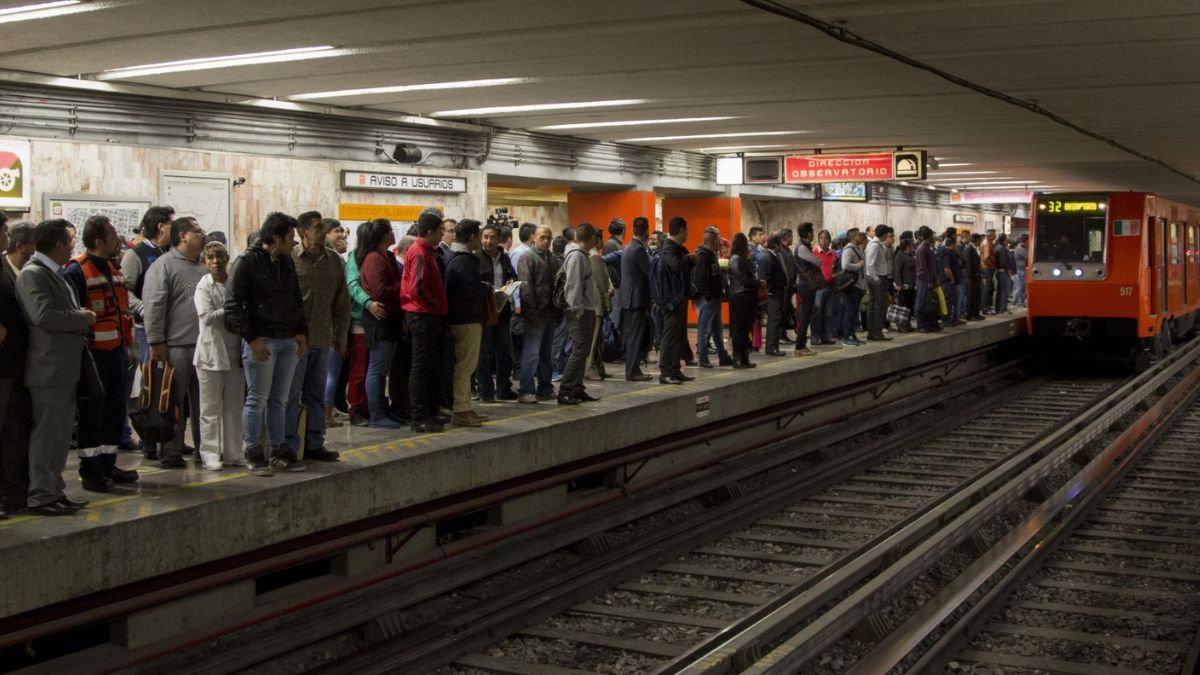 El Metro puede presentar gran afluencia de usuarios debido a complicaciones en el servicio.