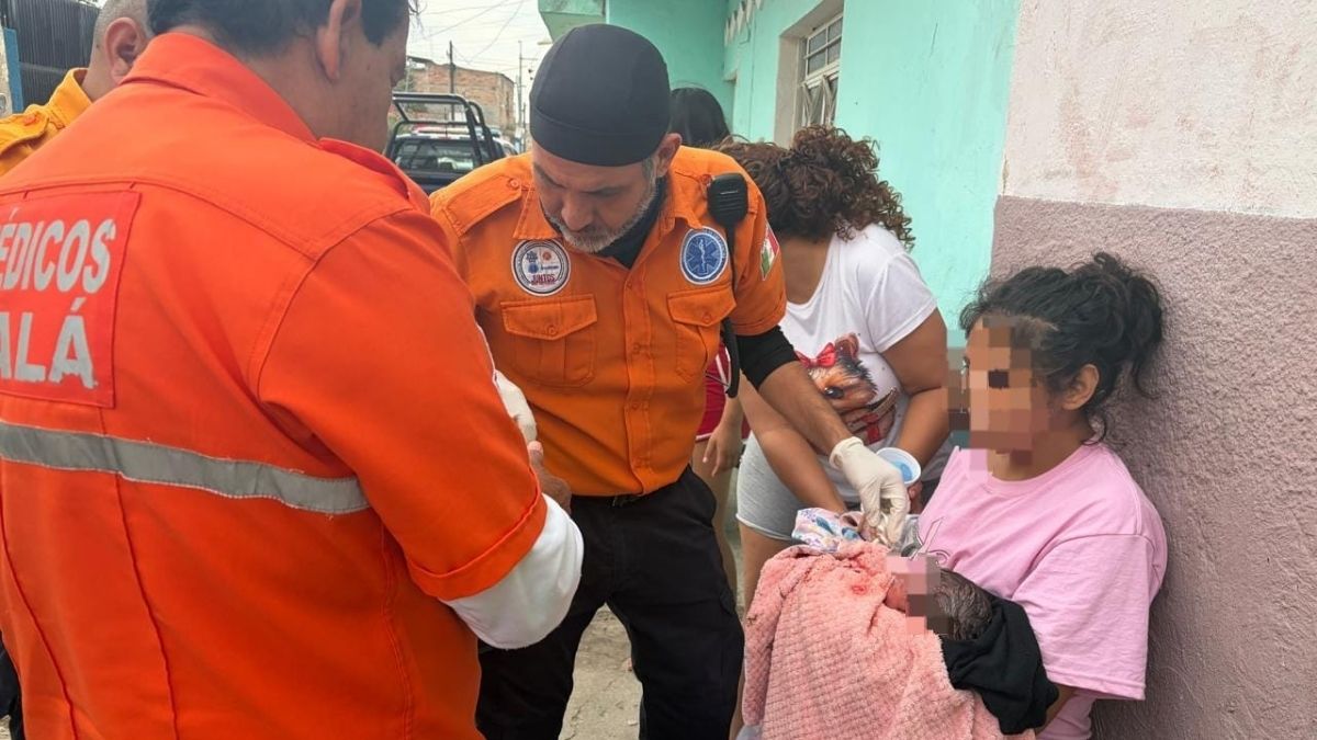 Nace un bebé en la calle en Tonalá; vecinos y policías auxiliaron a la madre
