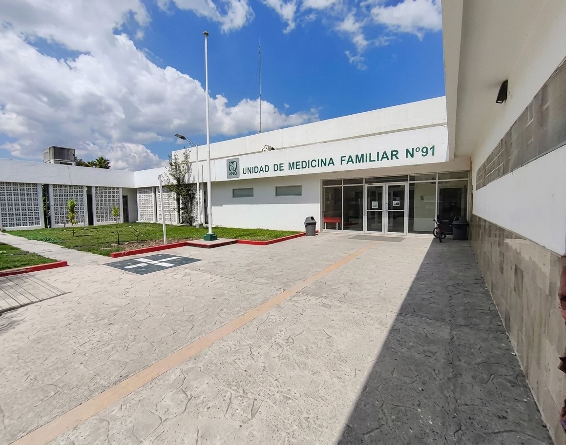 Regina Velázquez, de 82 años ingresa sin vida a la clinica 91 del IMSS en Saltillo, tras presentar vomito.