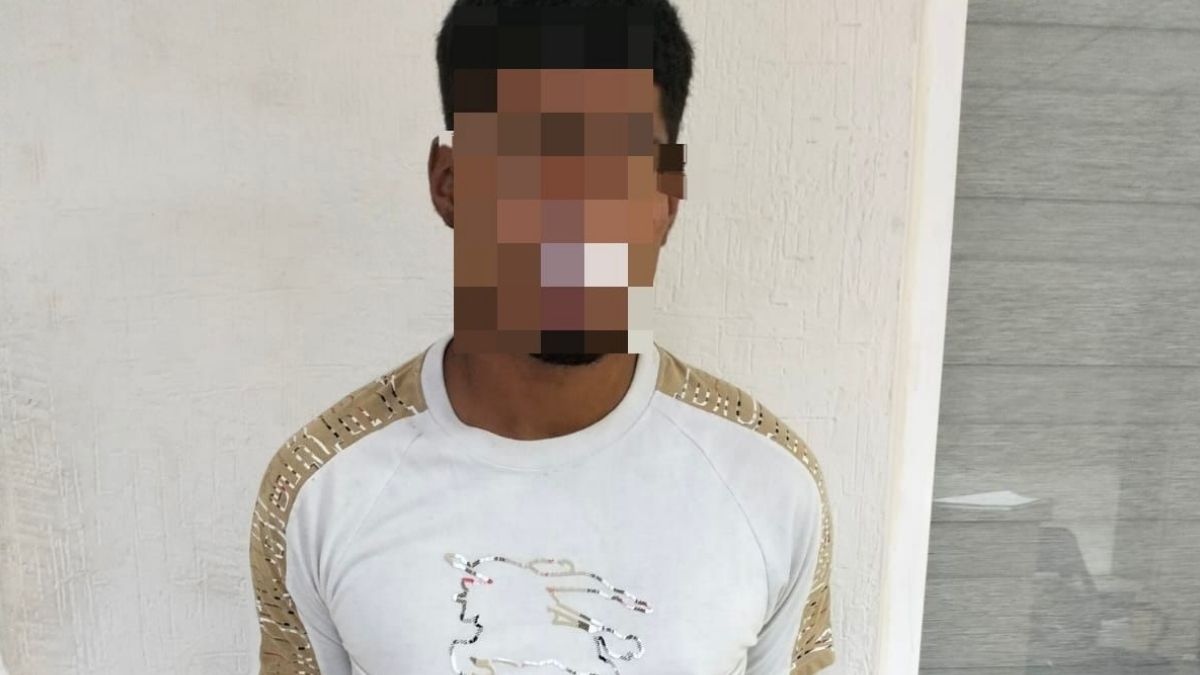 Al verse sorprendido, el presunto delincuente amenazó con un arma blanca al dueño de la vivienda para intentar escapar.