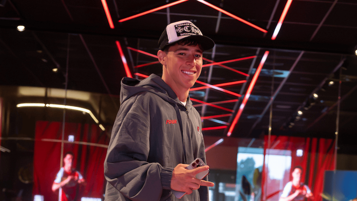 Mateo Chávez lleva 4 goles+asistencias en lo que va de la Eredivise. | @AZAlkmaar