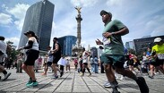 Mil 300 atletas viajaron de 30 países diferentes para participar en el Maratón de CdMx 2025 | Cuartoscuro