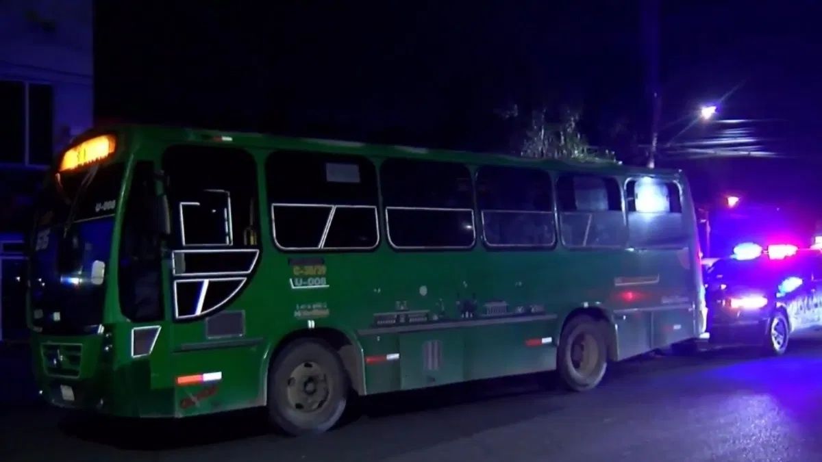 Padre muere al salvar a sus hijas tras caer de un camión en movimiento de la ruta 615 en Tonalá.