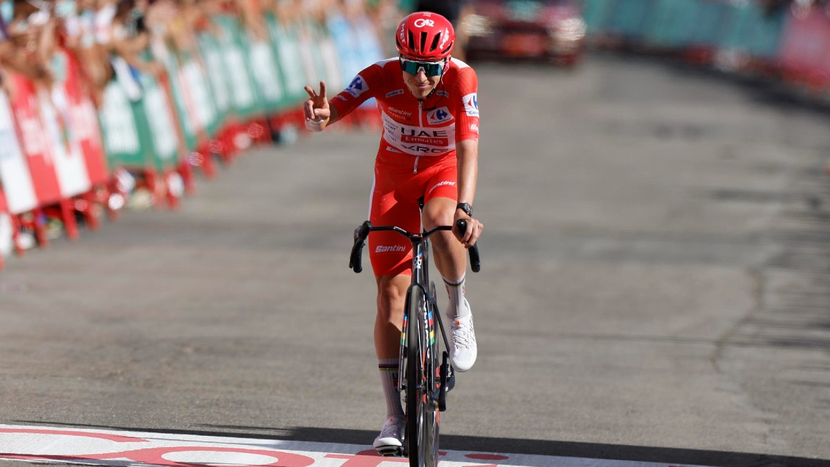 Tadej Pogačar vestía el maillot rojo en la octava etapa de la Vuelta a España 2026 / Agencia EFE