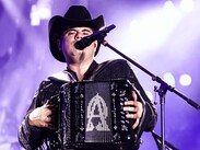 Alfredo Olivas llegará al Palenque de la Feria de Arandas el 10 de enero de 2026 con su música | Foto: Especial
