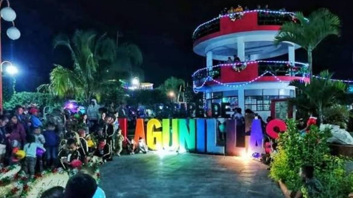 Fiscalía y agentes de seguridad procesaron la escena del crimen junto al campo deportivo de la colonia Emiliano Zapata / FB Escape de Lagunillas