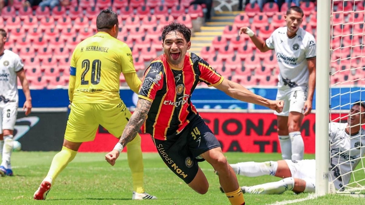 Leones Negros rescata el liderado en la Liga de Expansión MX tras empatar 1 a 1 ante Piratas de Veracruz. | Leones Negros vía Facebook.