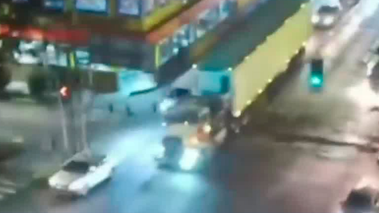 Detienen a cuatro por robo de tractocamión con 10 toneladas de mercancía en Iztacalco