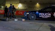 Huyen de policías, chocan patrulla y terminan detenidos en Monterrey