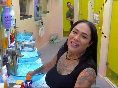 Karina Torres entró al baño de La Casa de los Famoso para expresar cómo se ha sentido en el reality | Redes sociales