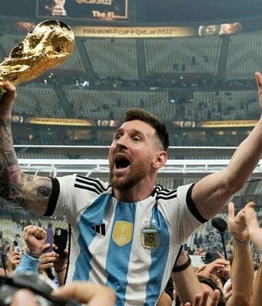 Lionel Messi conquistó la Copa Mundial de la FIFA 2022, tras vencer a Francia en la Final.