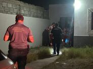 Paramédicos de la Cruz Roja estabilizaron al sujeto, quien presentaba signos de desorientación, y lo trasladaron a un hospital para recibir atención
